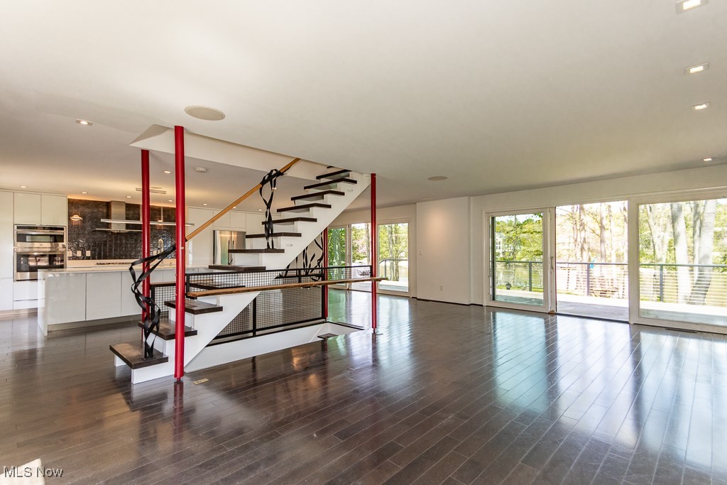 8733 Lake Forest Trail