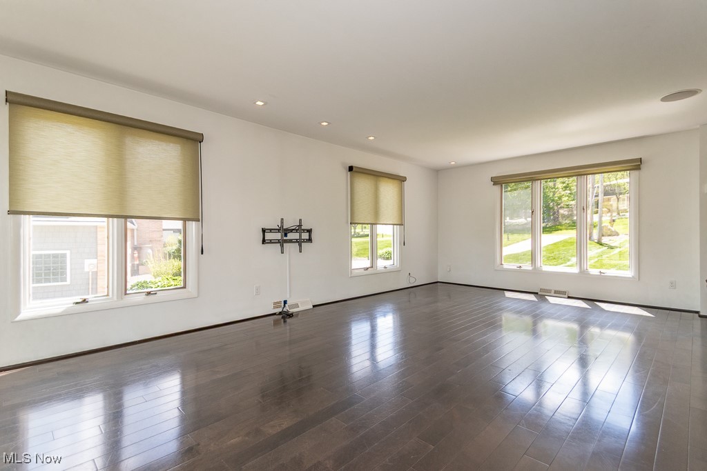 8733 Lake Forest Trail, Chagrin Falls, Ohio image 16