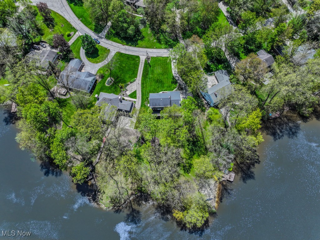 8733 Lake Forest Trail, Chagrin Falls, Ohio image 37