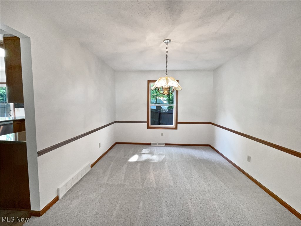 33531 Dickens Circle, North Ridgeville, Ohio image 12