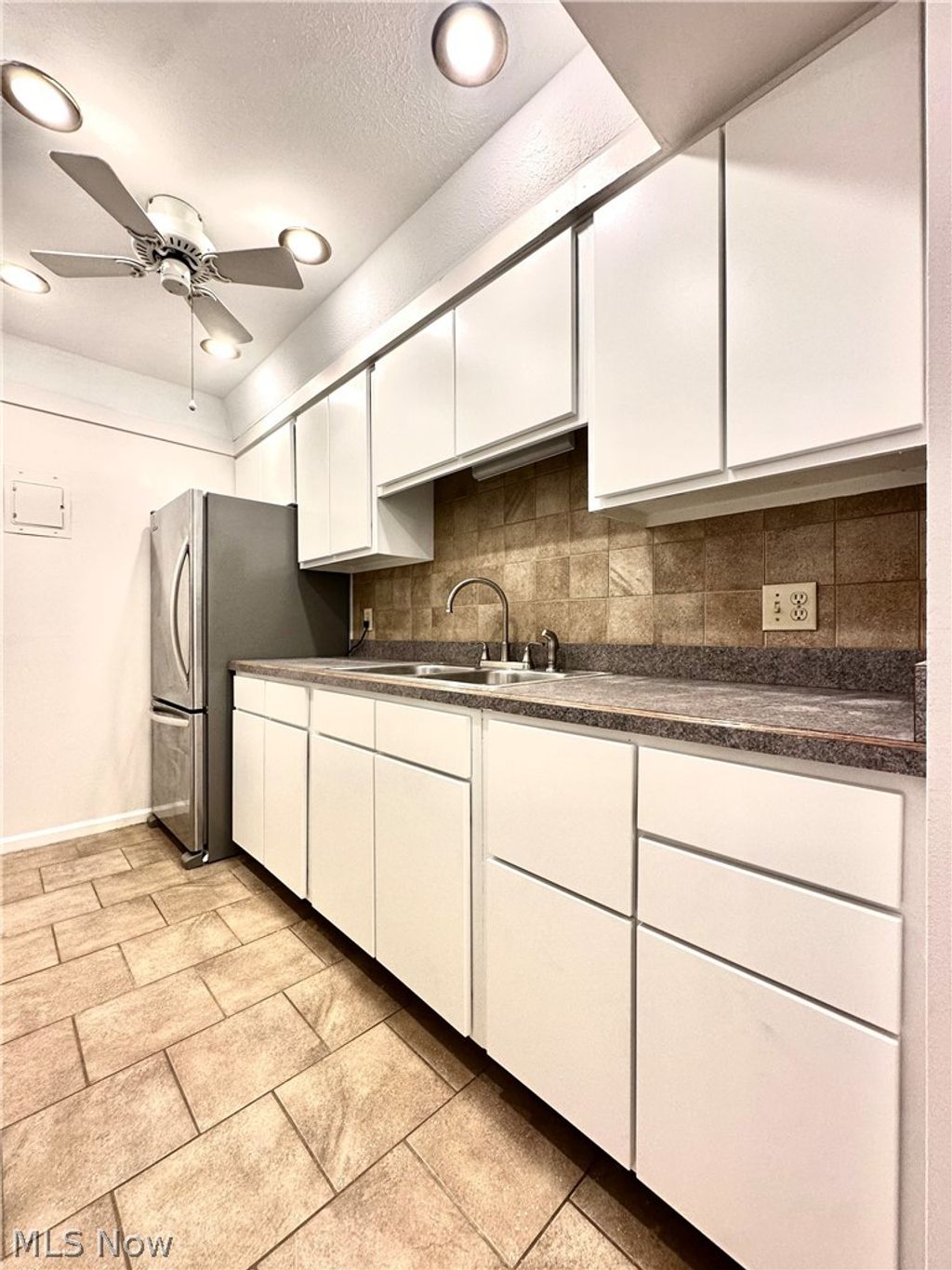 Photo of 42 Gloucester Court #3A, Akron, OH 44313 (MLS # 5194362)