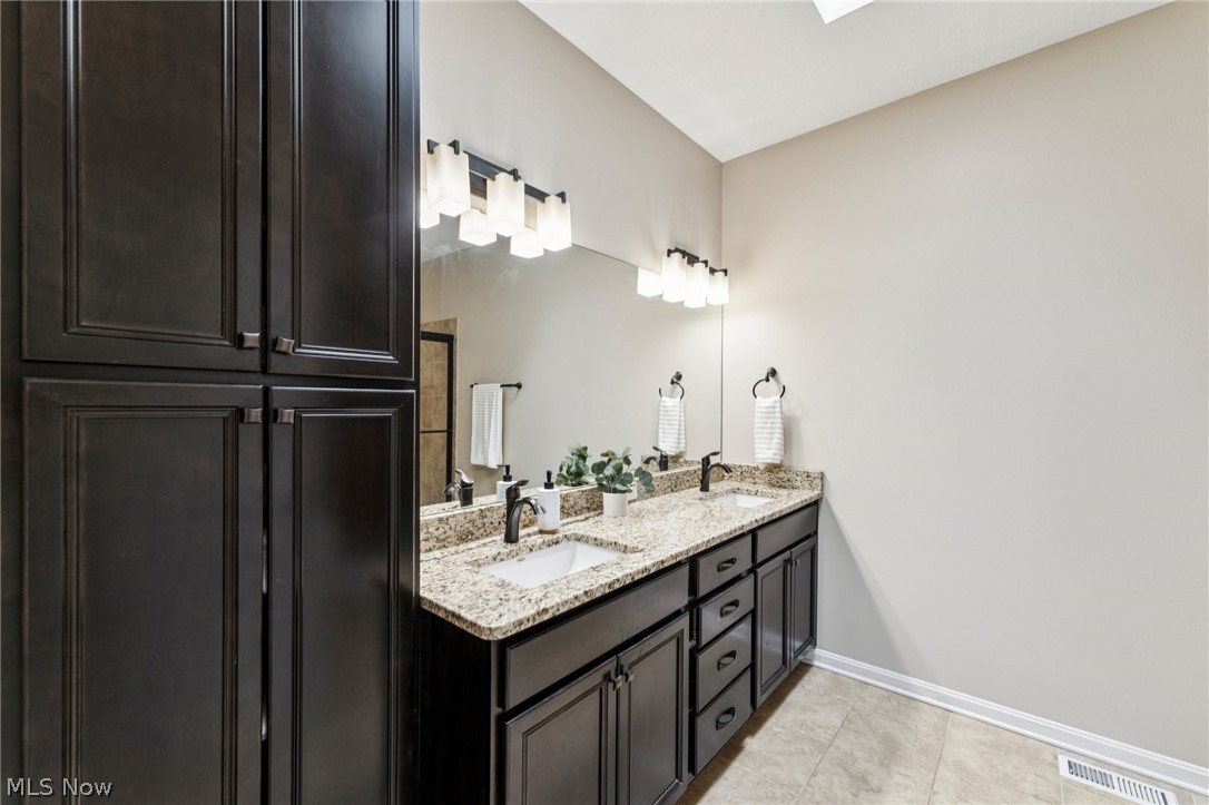 Crocker Pk Condo Ph 14 - Residential