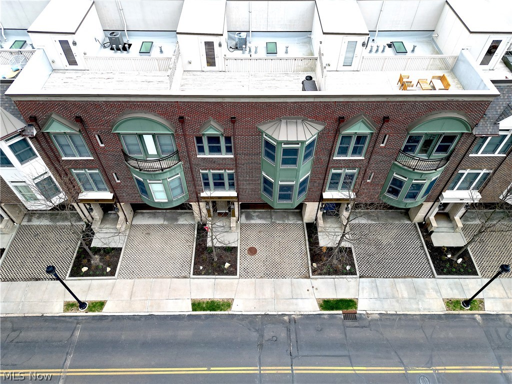 Crocker Pk Condo Ph 14 - Residential