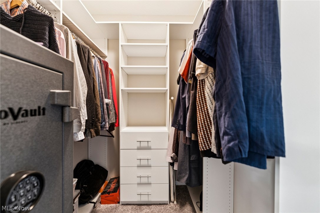 Crocker Pk Condo Ph 14 - Residential