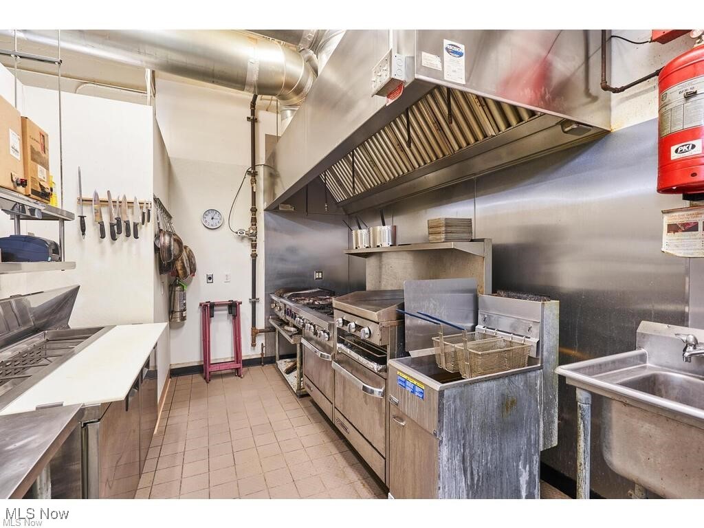 Wickliffe, Ohio 44092, United States, ,Commercial,Active,175490