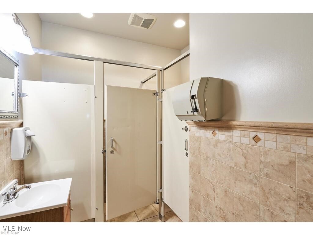 Wickliffe, Ohio 44092, United States, ,Commercial,Active,175490