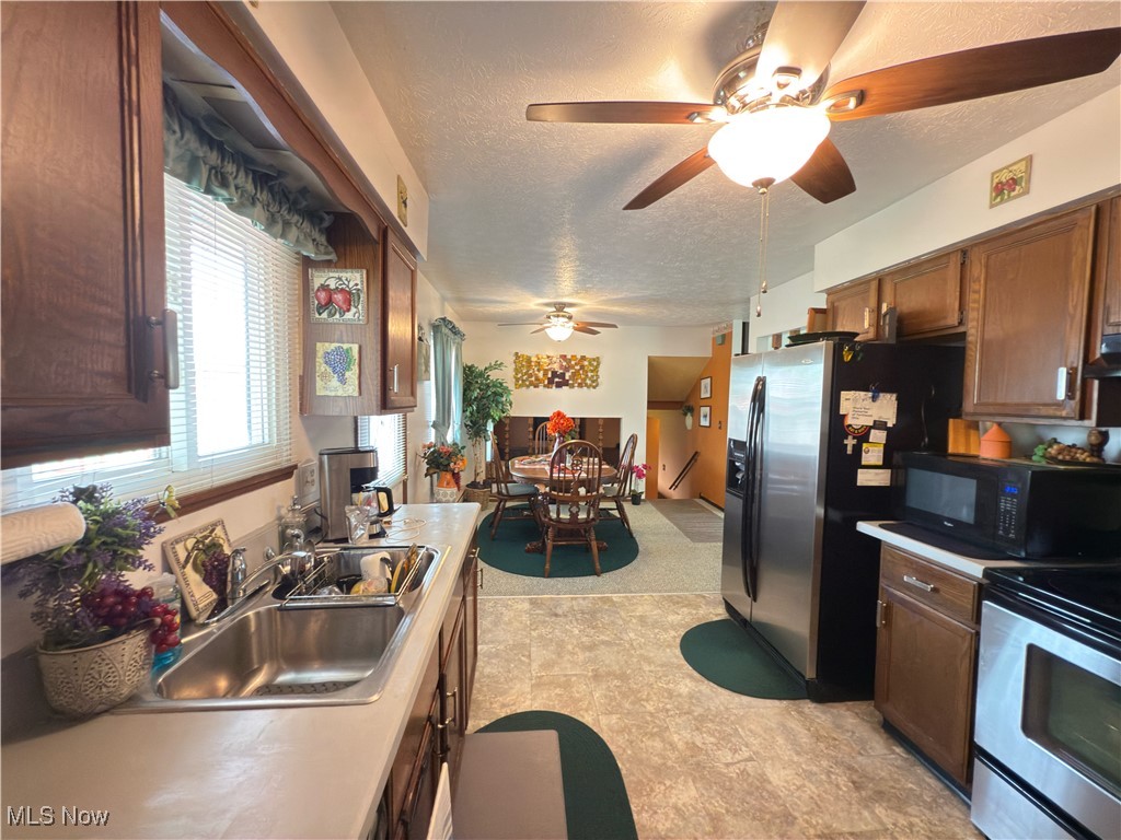 2736 Rita Drive, Lorain, Ohio image 8