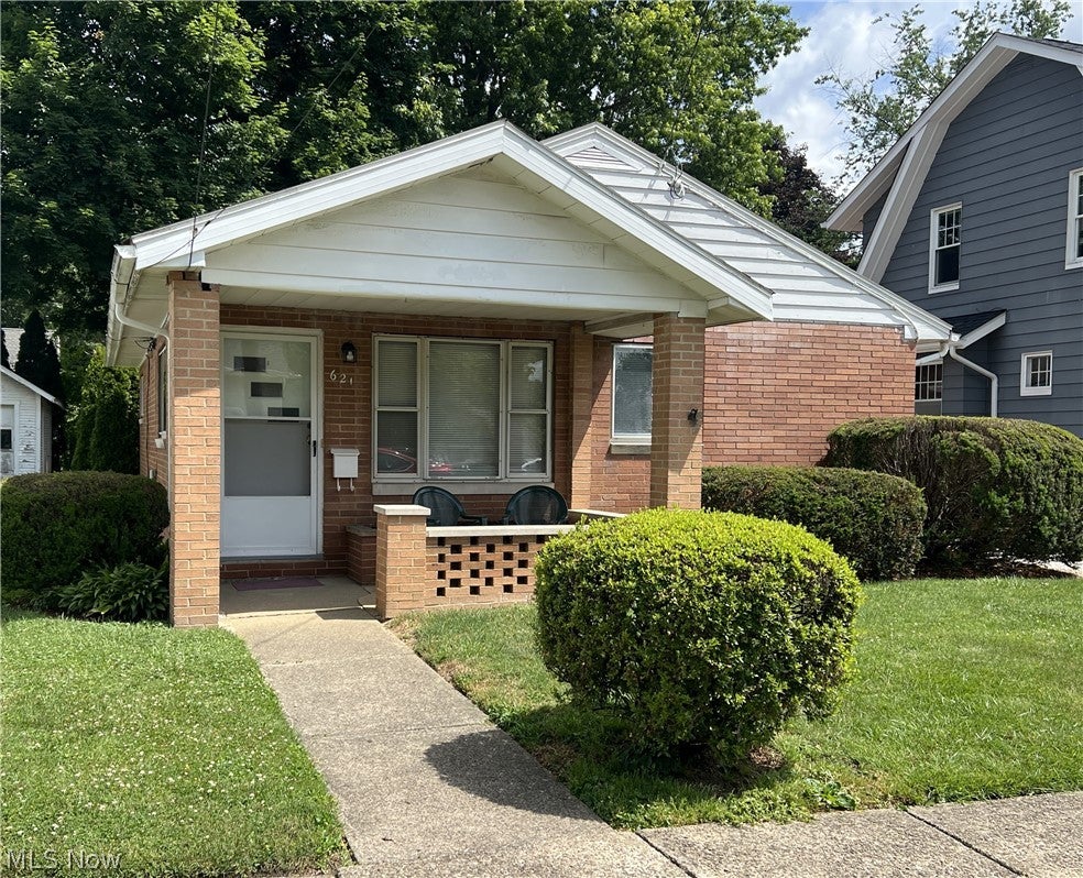 Photo of 621 Arcadia Avenue, Cuyahoga Falls, OH 44221 (MLS # 5220986)