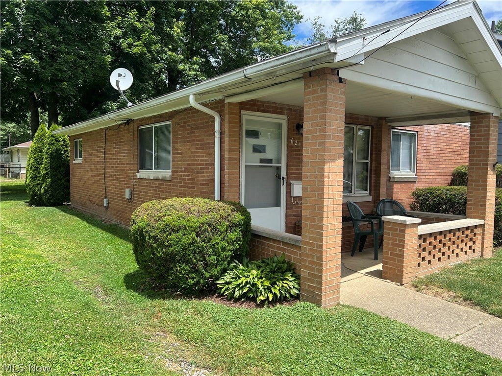Photo of 621 Arcadia Avenue, Cuyahoga Falls, OH 44221 (MLS # 5220986)
