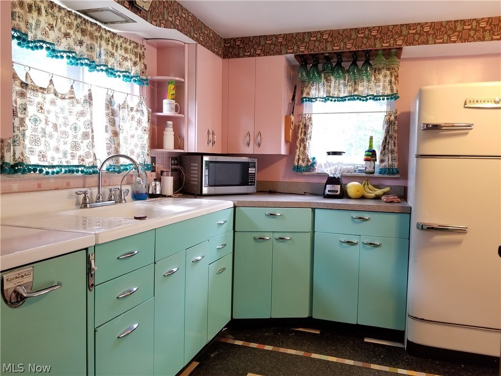 Ravenna Bldg Co - Residential Lease