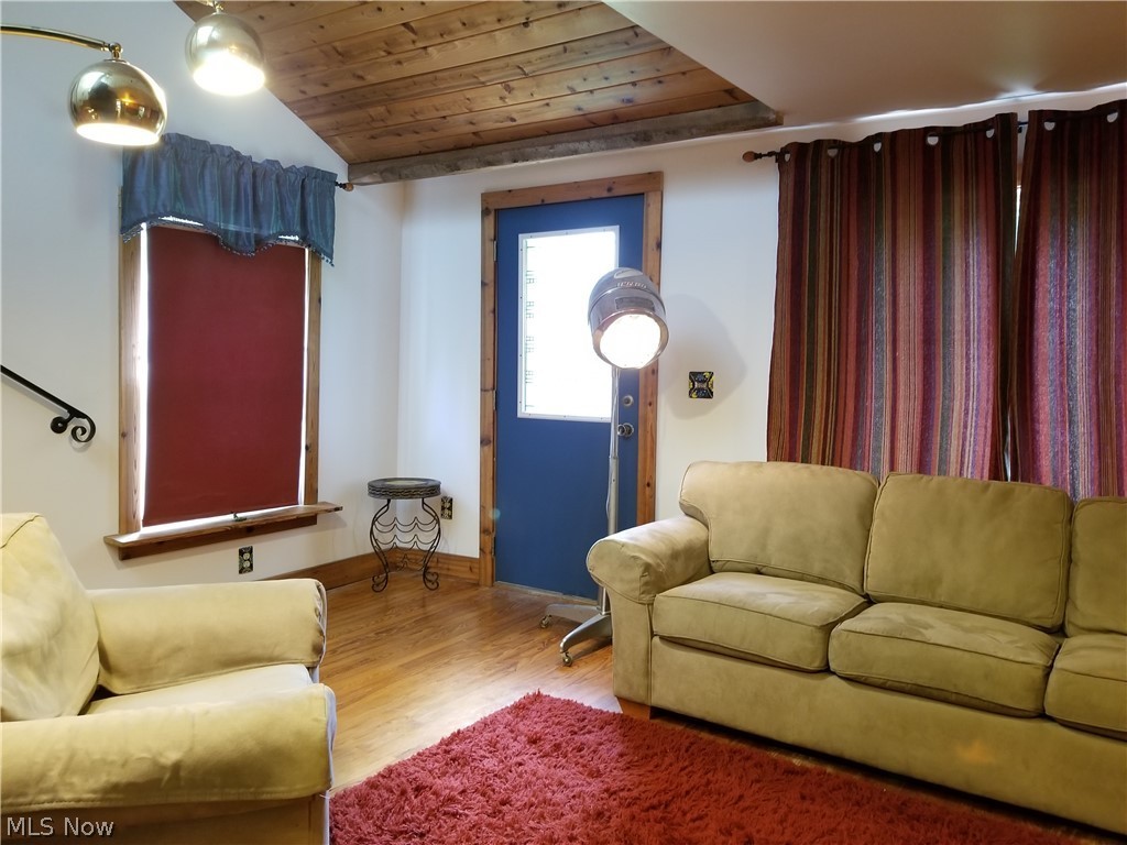 Ravenna Bldg Co - Residential Lease