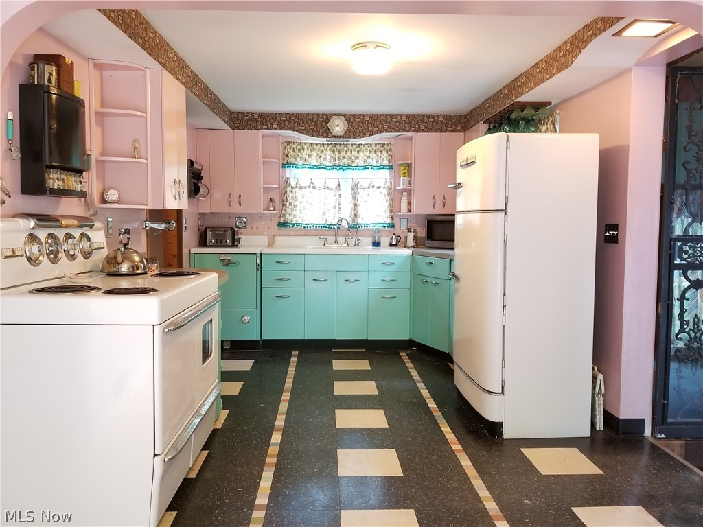 Ravenna Bldg Co - Residential Lease