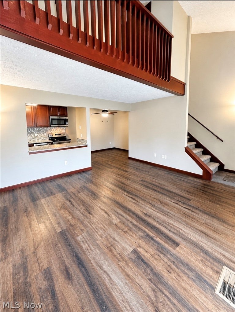 1555 Cedarwood Drive E