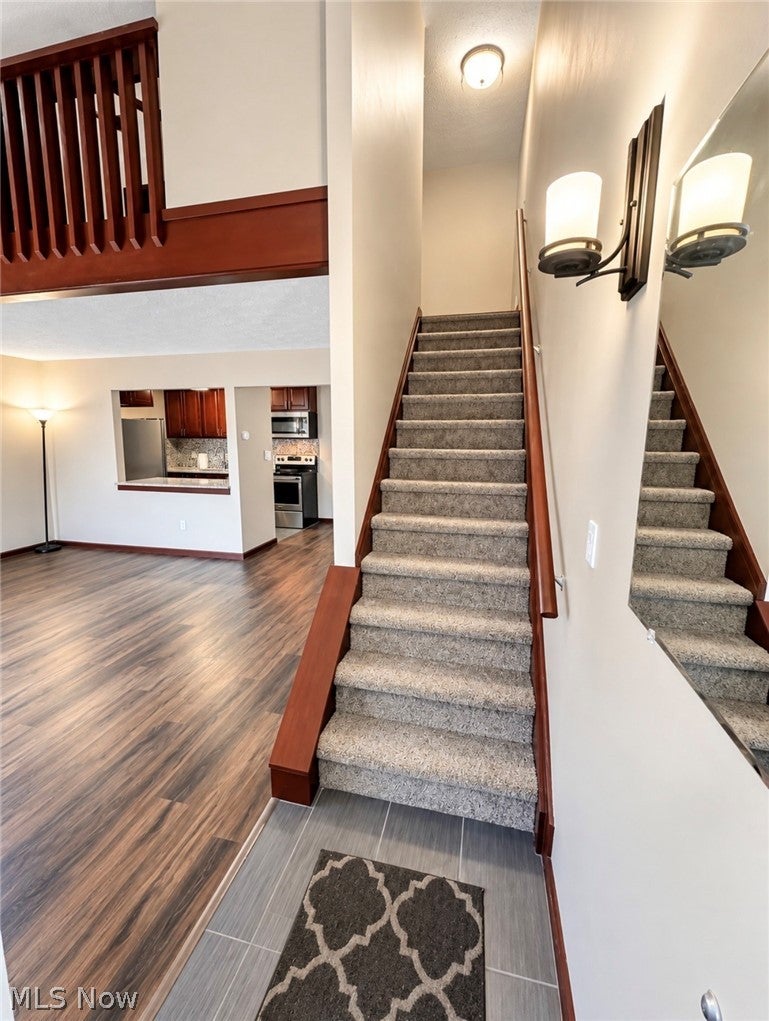 1555 Cedarwood Drive E