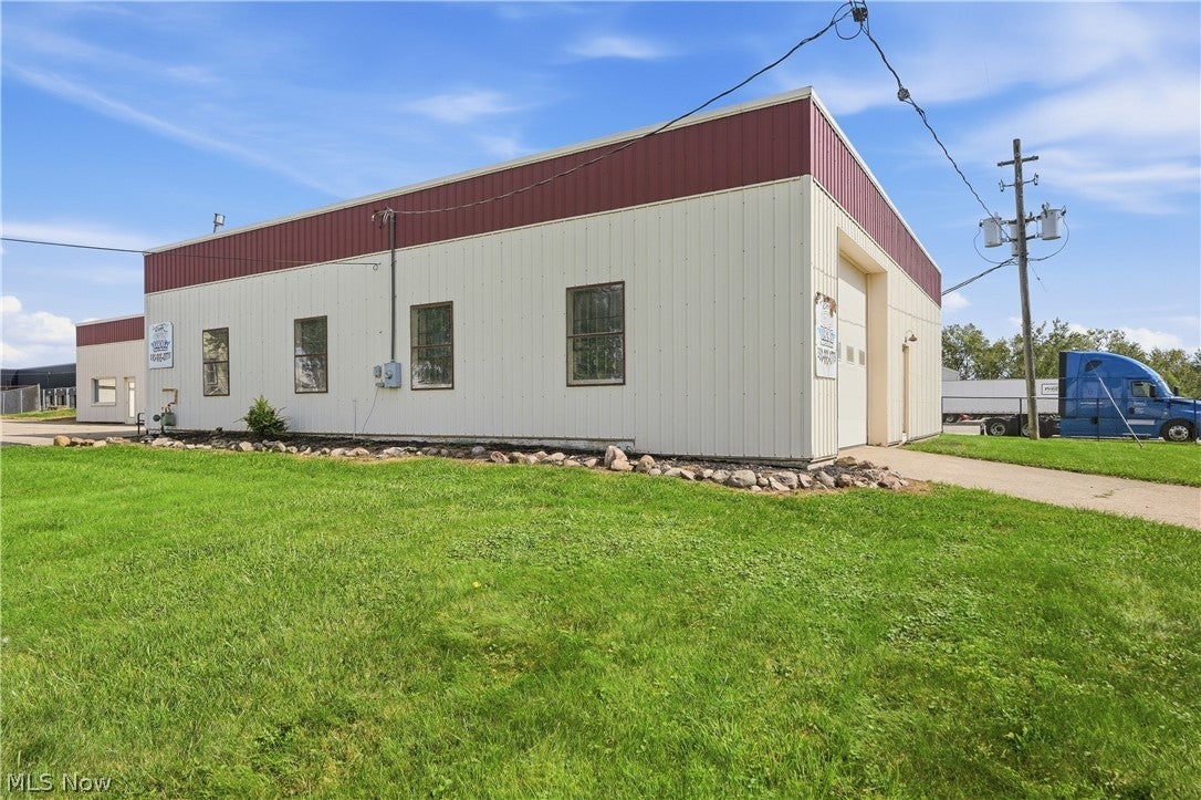 1379 S Chillicothe Road