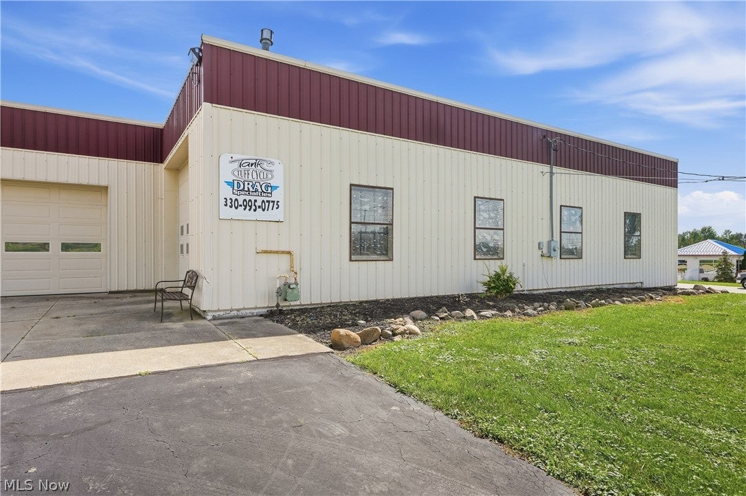 1379 S Chillicothe Road