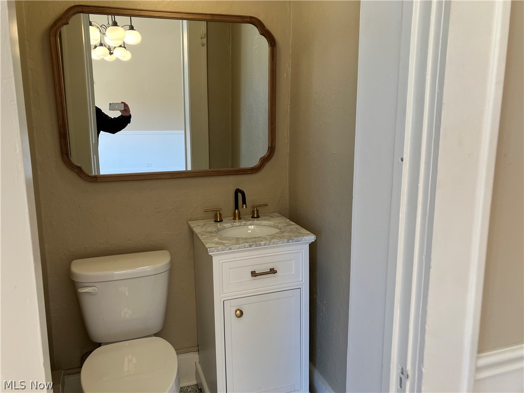 Cuyahoga Falls - Commercial Lease