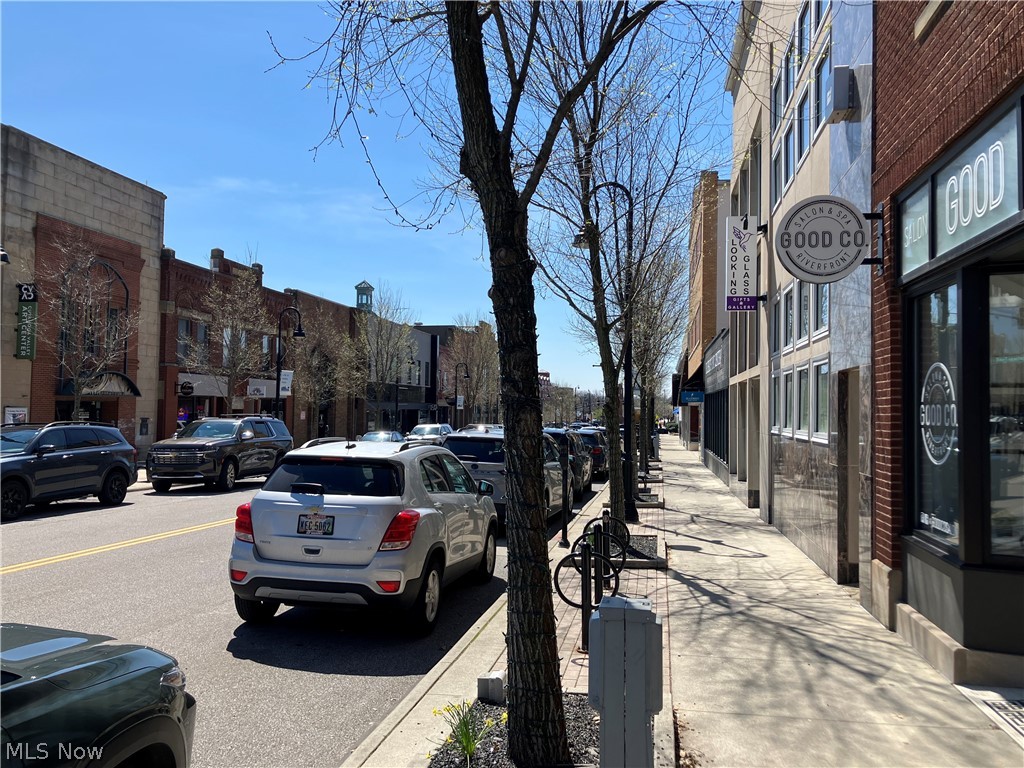 Cuyahoga Falls - Commercial Lease