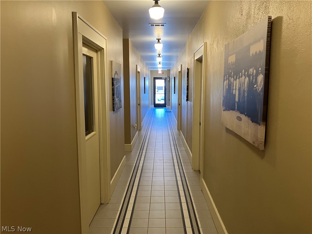 Cuyahoga Falls - Commercial Lease