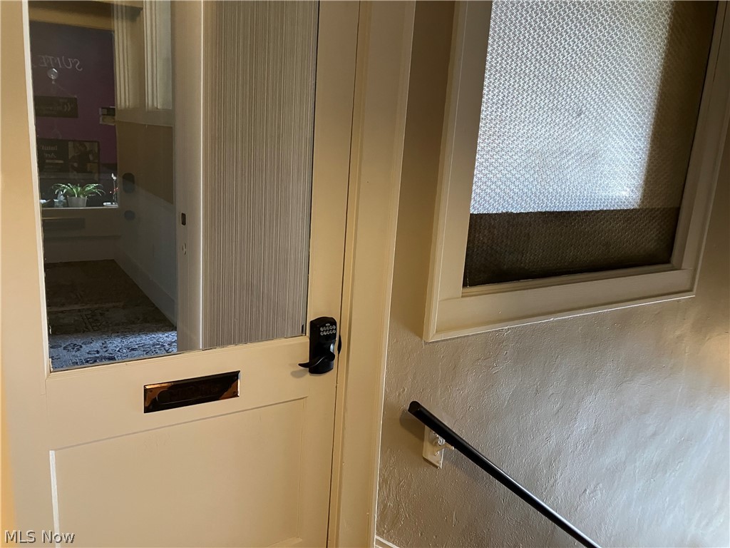 Cuyahoga Falls - Commercial Lease