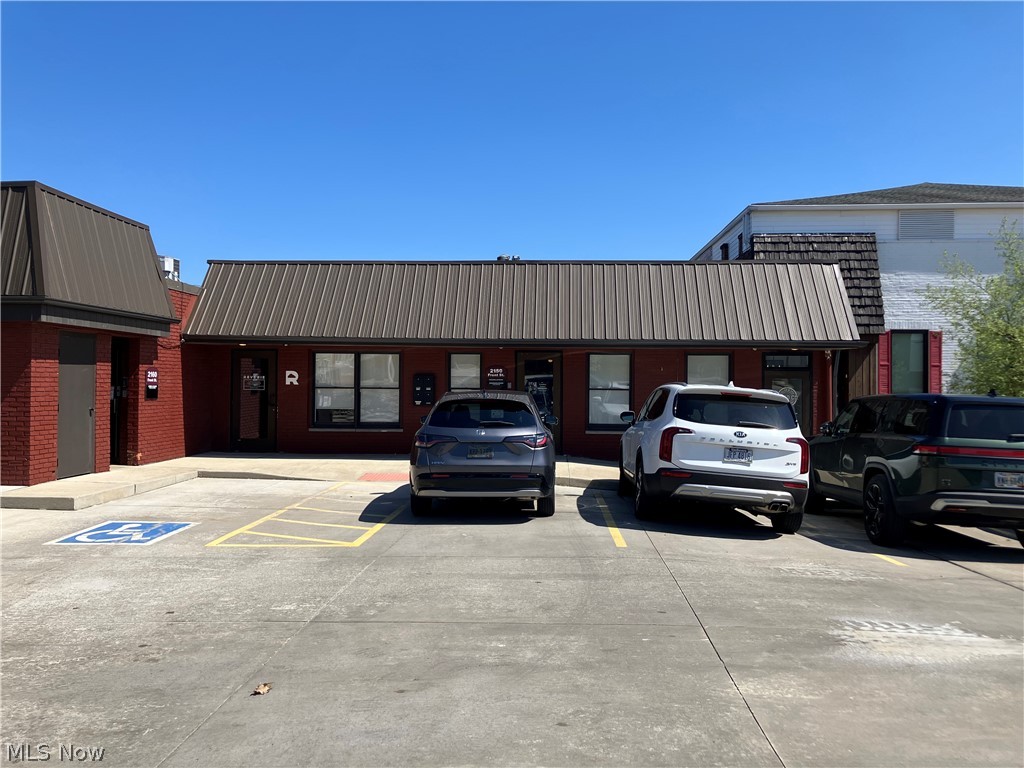 Cuyahoga Falls - Commercial Lease