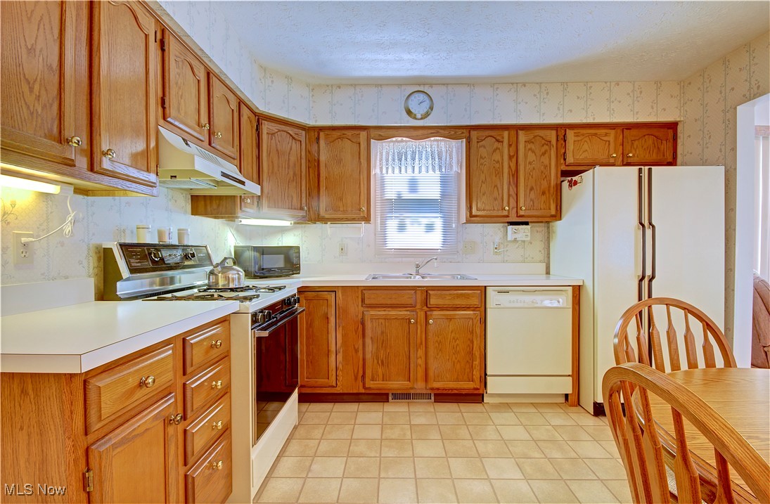 10636 Stapleton Drive, Strongsville, Ohio image 17