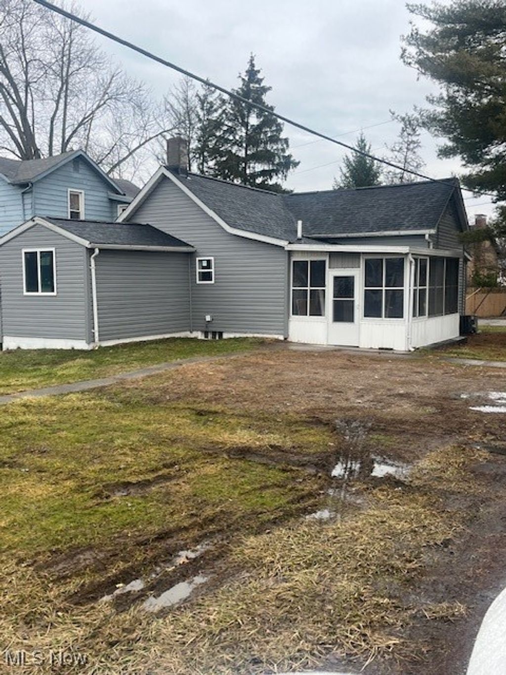 Photo of 402 Kinzel Avenue, Zanesville, OH 43701 (MLS # 5180842)