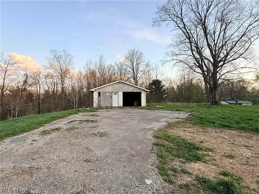 Hock & Harris - Land