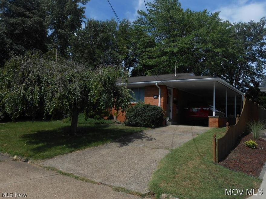 Excellent location in upper Vienna in a nice neighborhood of brick homes. This full Brick Rancher with beautiful hardwood floors has 3 Bedrooms, 1 Full Bathroom with extra storage cabinet, covered carport, a semi private backyard, and a nice full basement for additional possibilities.  Elem: Vienna Elementary School  Elem/Bus: N  JrHigh: Jackson Jr. High School  JrHigh/Bus: N  High: Parkersburg High  High/Bus: Y  Fire: VOL  Police: CTY  ;SQFT=Fin L1:1040, Fin Above:1040, Fin Total:1040, Unfin Bsmt:1040, Unfin Above:1040;GAR= 1 Car Carport