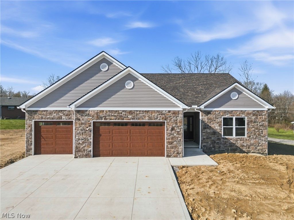 Photo of 4540 Wyatt Way, Poland, OH 44514 (MLS # 5197933)