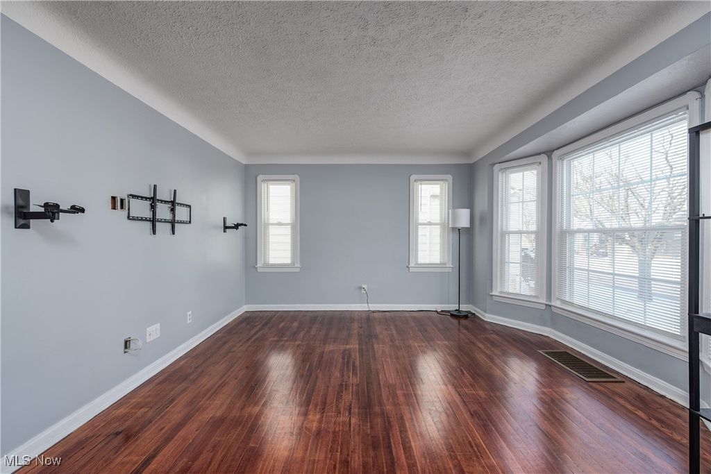 Photo of 6013 Northcliff Avenue, Cleveland, OH 44144 (MLS # 5182609)