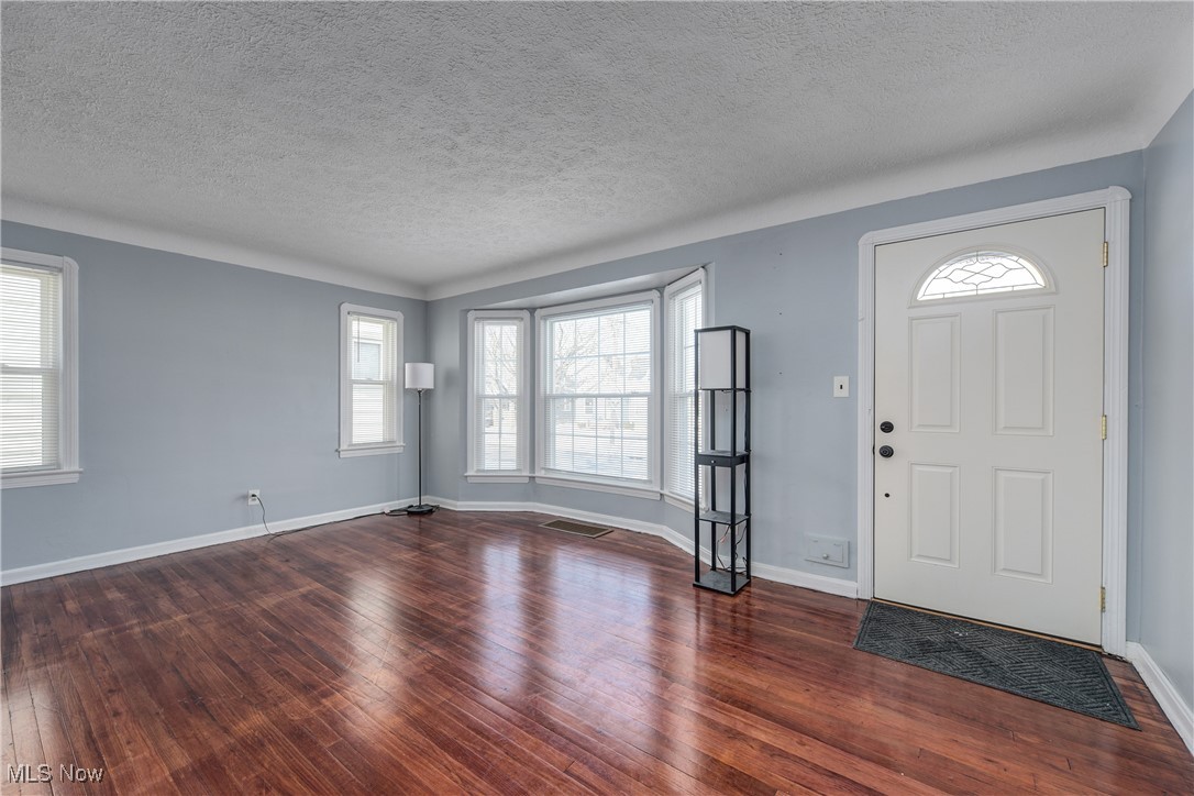 6013 Northcliff Avenue