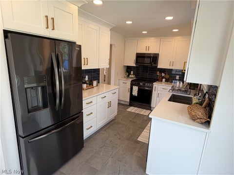 Tiny photo for 3895 E 189th Street, Cleveland, OH 44122 (MLS # 5238838)