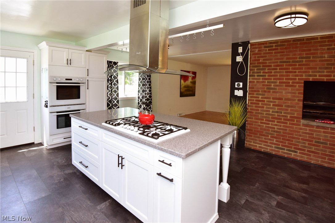 Melvin F Freelands Westhill E - Residential