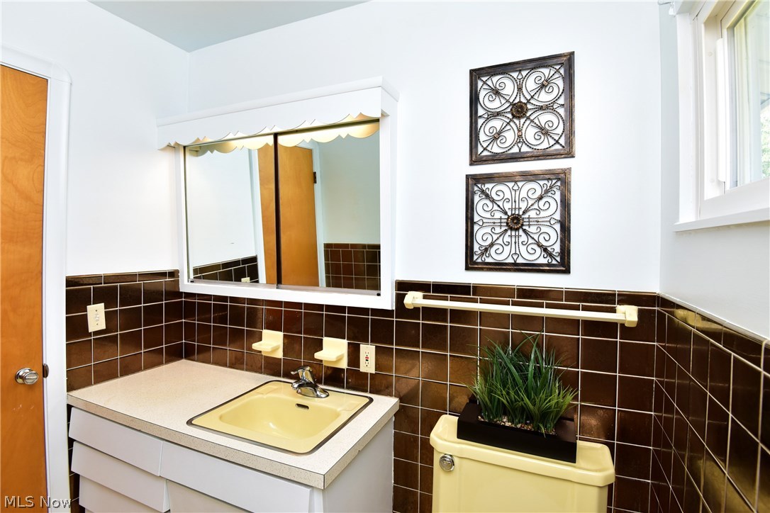 Melvin F Freelands Westhill E - Residential