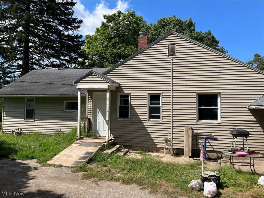 3 bed 1 bath in Madison in need of some TLC. The house sits on almost an acre of land and includes a 2 car garage and U driveway.