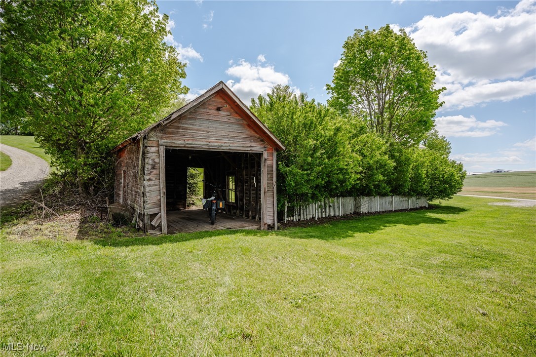 3153 SW Boltz Orchard Road, Sugarcreek, Ohio image 8