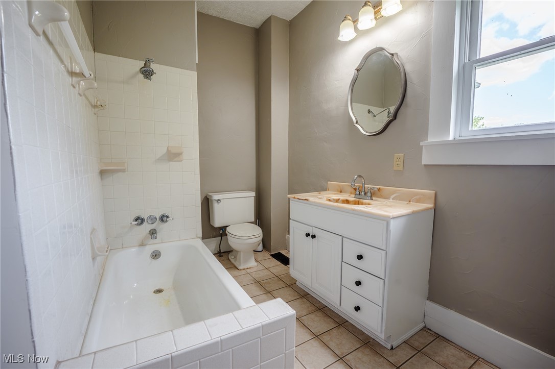 3153 SW Boltz Orchard Road, Sugarcreek, Ohio image 30