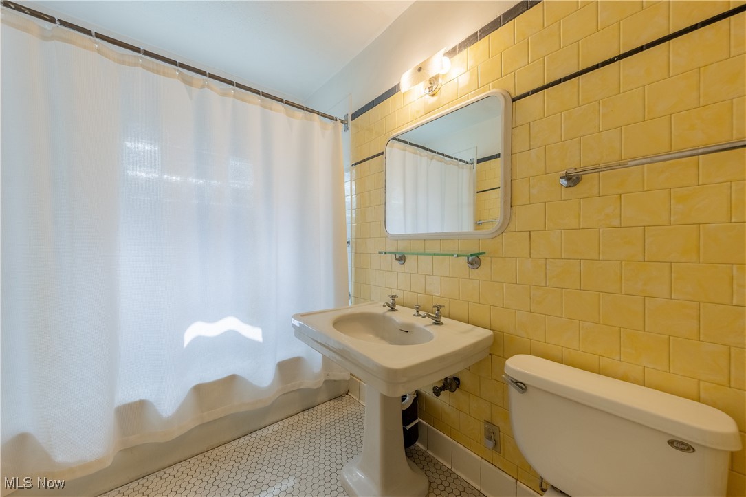 Nicholson Realty Cos Waterbur - Residential