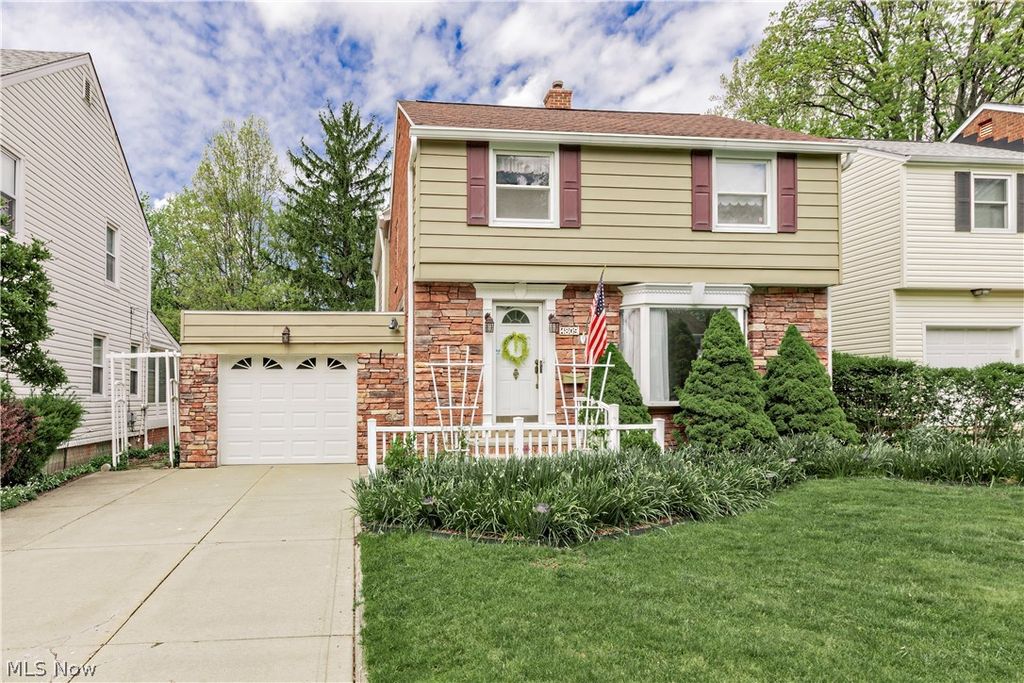 Photo of 4809 Westbourne Road, Lyndhurst, OH 44124 (MLS # 5206401)
