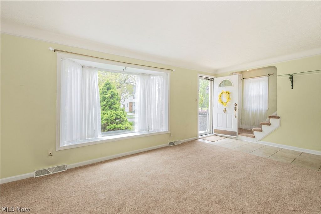 Photo of 4809 Westbourne Road, Lyndhurst, OH 44124 (MLS # 5206401)