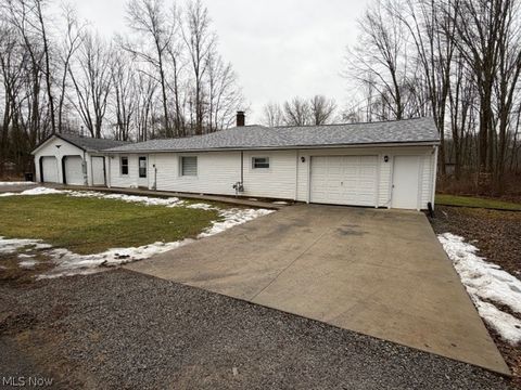 Tiny photo for 17911 Davis Road, Lake Milton, OH 44429 (MLS # 5187677)