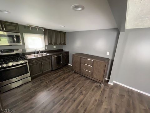 Tiny photo for 17911 Davis Road, Lake Milton, OH 44429 (MLS # 5187677)