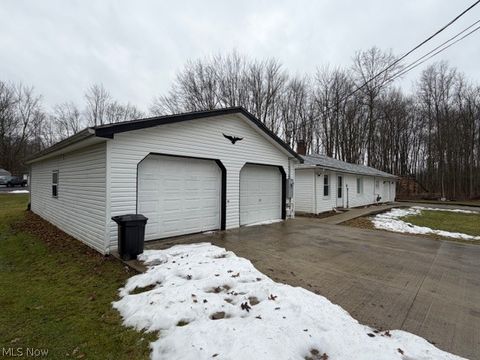 Tiny photo for 17911 Davis Road, Lake Milton, OH 44429 (MLS # 5187677)