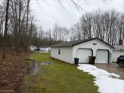 Tiny photo for 17911 Davis Road, Lake Milton, OH 44429 (MLS # 5187677)