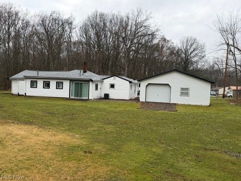 Tiny photo for 17911 Davis Road, Lake Milton, OH 44429 (MLS # 5187677)