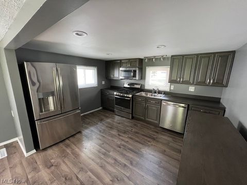 Tiny photo for 17911 Davis Road, Lake Milton, OH 44429 (MLS # 5187677)