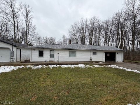Tiny photo for 17911 Davis Road, Lake Milton, OH 44429 (MLS # 5187677)