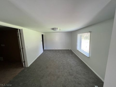 Tiny photo for 17911 Davis Road, Lake Milton, OH 44429 (MLS # 5187677)