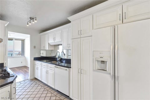 Tiny photo for 12900 Lake Avenue #1624, Lakewood, OH 44107 (MLS # 5241262)